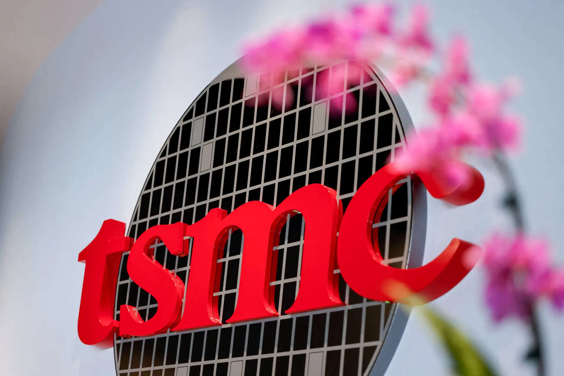 TSMC Forecast to Extend Record Profit Streak on AI Demand